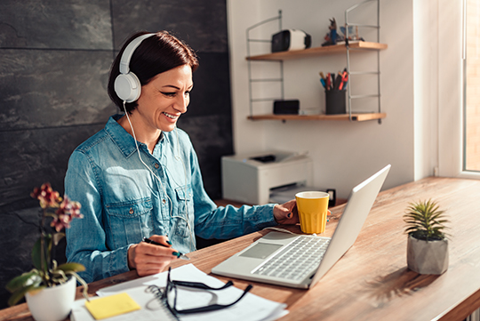 Les strokes : une nouvelle façon de motiver vos équipes en télétravail !